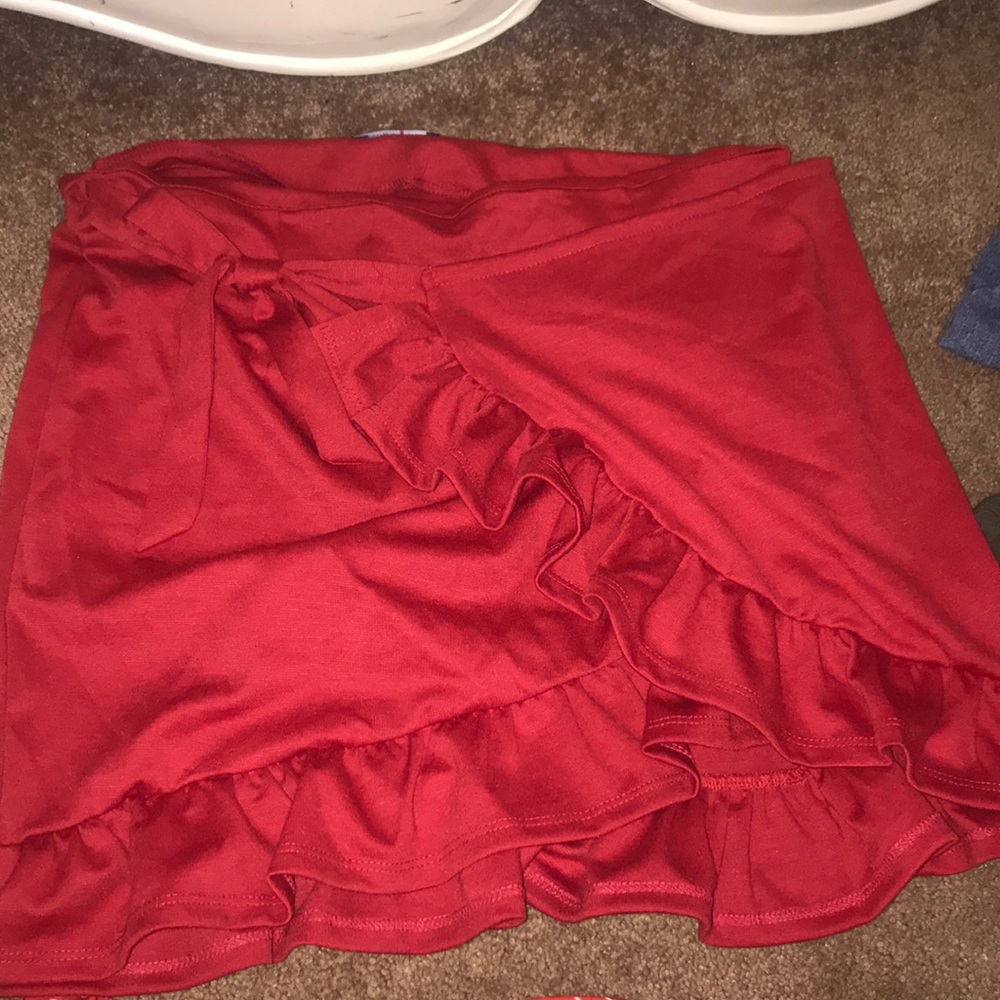Call Dibs Ruffle Set - Red - Picture 3 of 3